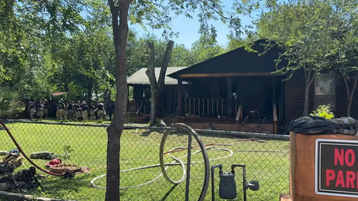 Perro muere en incendio tras presuntamente buscar a su dueña en San Antonio